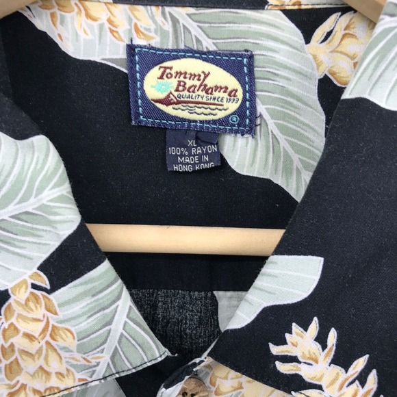 Tommy Bahama Hawaiian Shirt Men's Size: XL 100% RAYON Tropical Floral Black - Picture 5 of 9